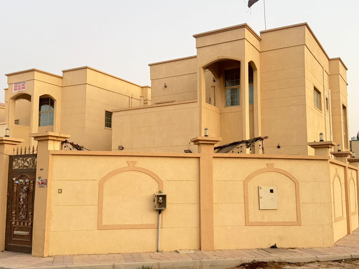 For sale: spacious residential villa in a prime location: Ajman - Al Rawda 2 
